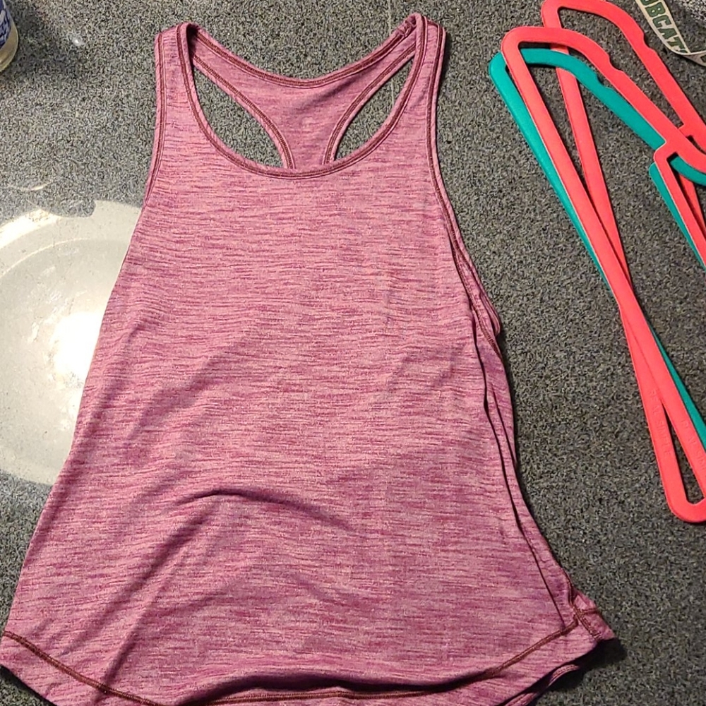 Lululemon tank